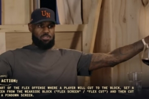 开云-詹姆斯：我对每个人都要求卓越 有时也会反思自己 年轻球员没经验