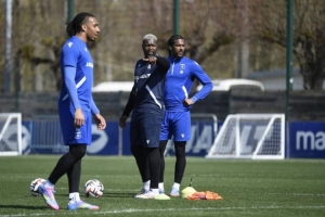 开云注册-西塞：我现在是的欧塞尔前锋教练、媒体顾问和音乐DJ！