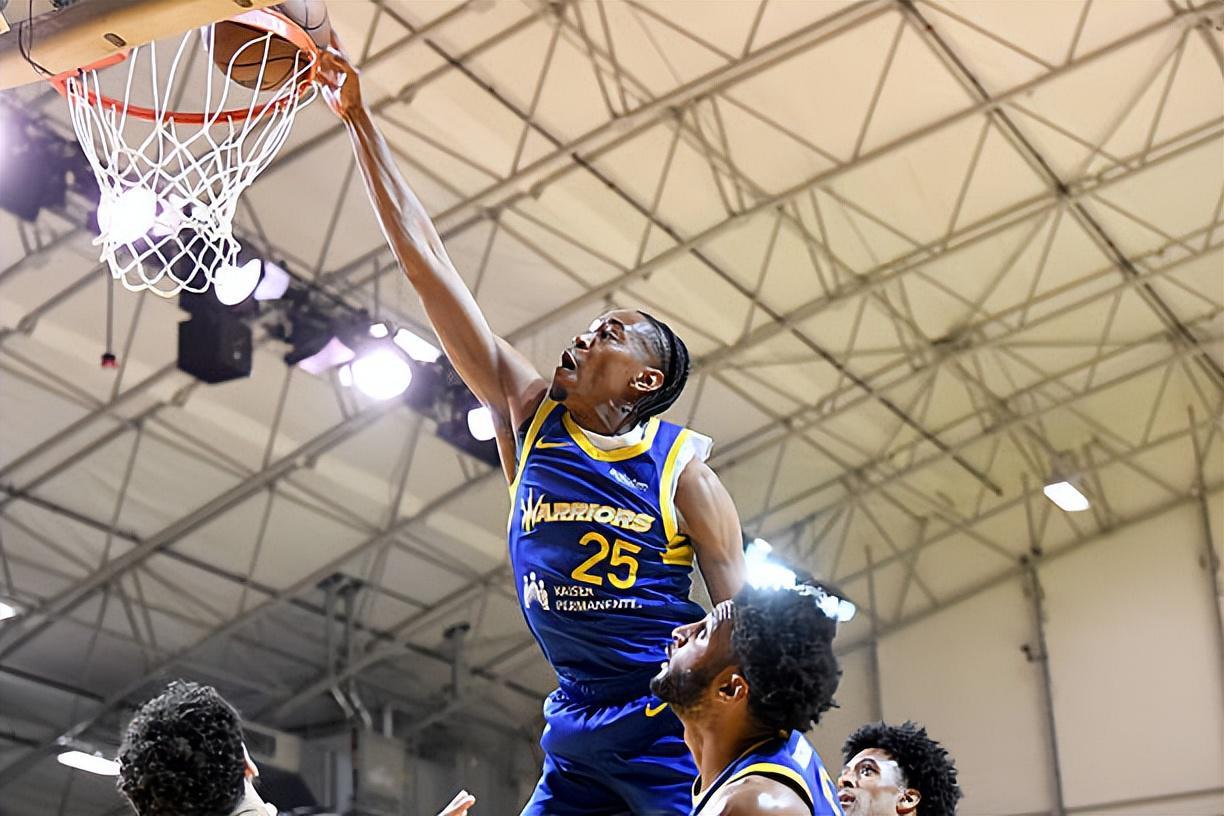 老鹰裁掉了刚刚签下的前勇士二队投手，这是为了送他8.53万美元？