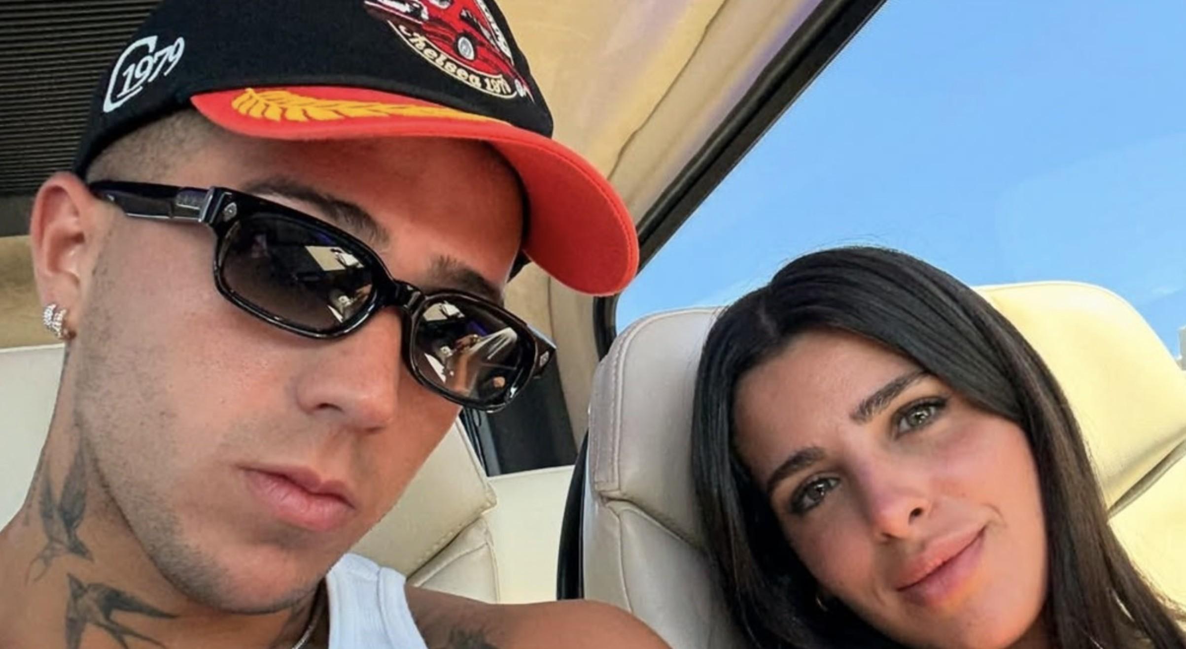 开云-享受假期，恩佐与家人一同来到了希腊度假